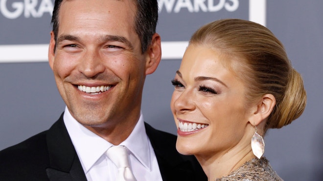 leann rimes eddie cibrian 660 reuters.JPG